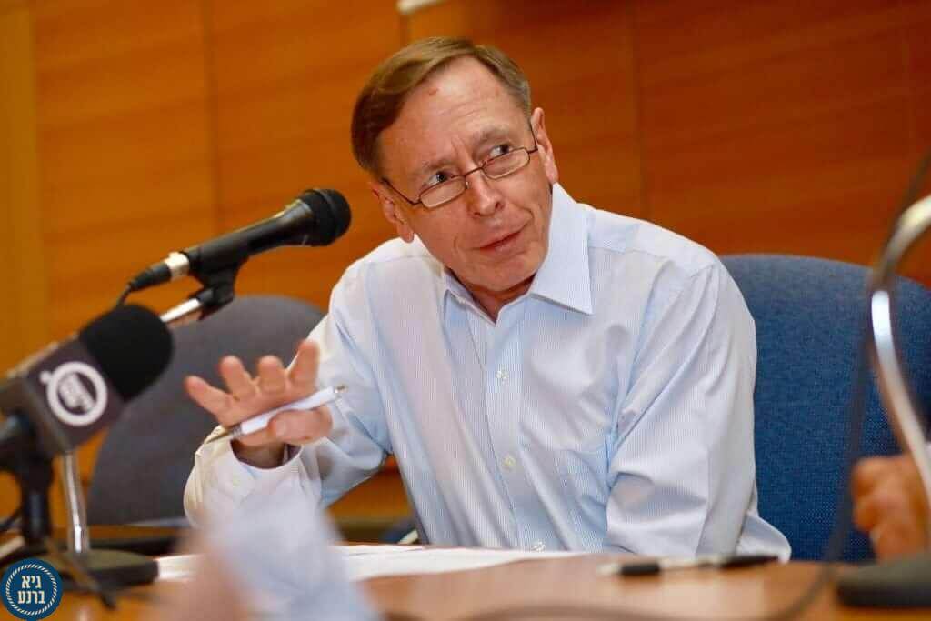 ראש ה-CIA לשעבר הגנרל בדימוס דיוויד פטראוס, הגיע לשבוע הסייבר באוניברסיטת ת"א
